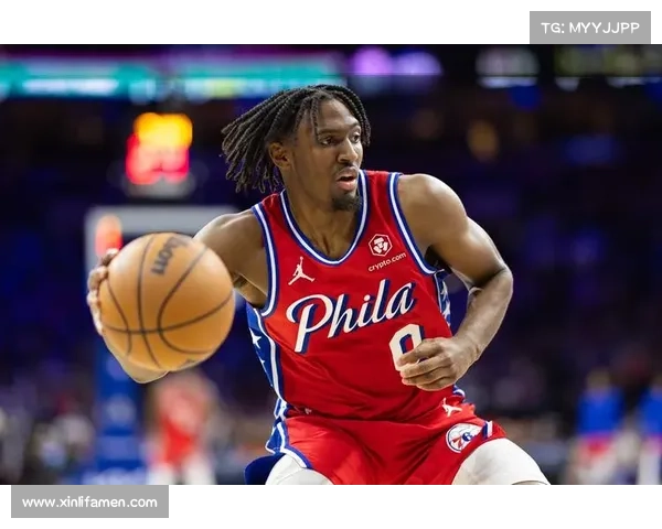 法国队与英格兰激烈对抗上演精彩战斗 球场激情四溢 谁能笑到最后