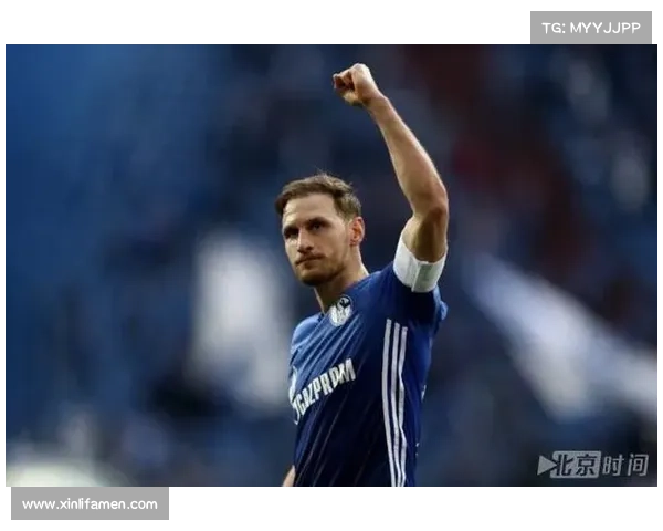 浅析法尔范在沙尔克04战术体系中的边路角色与进攻职责